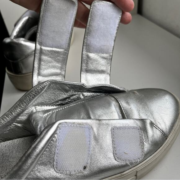 J Slides Silver slip onSneakers hook loop closure size 8.5 - Picture 8 of 11